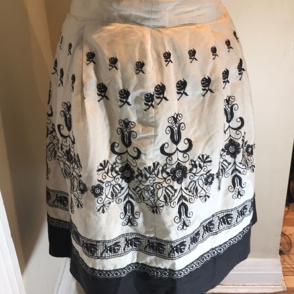 “TRISTAN” Embroidered Beige and Black Skirt. - Picture 2 of 12